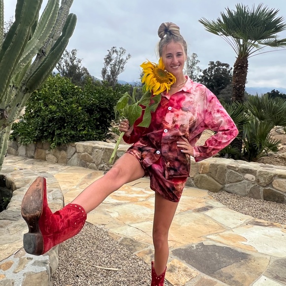 Button Down - Picture 3 of 6